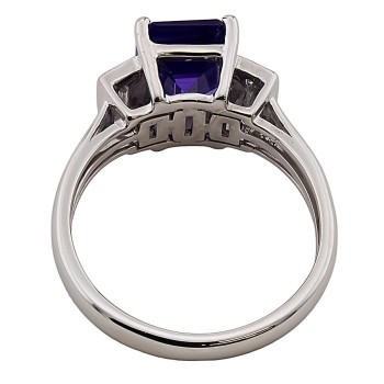 18ct white gold Tanzanite/Diamond Ring size M